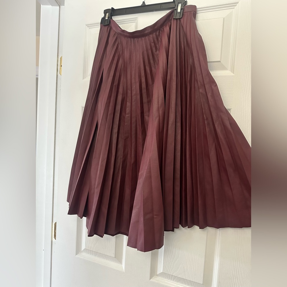 BCBGMaxAzria Red Midi A-Line Pleated Skirt